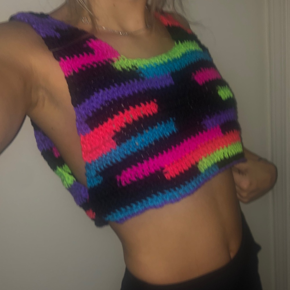 NEON CROCHET CROPPED TOP